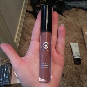 Adesse HD liquid lipstick